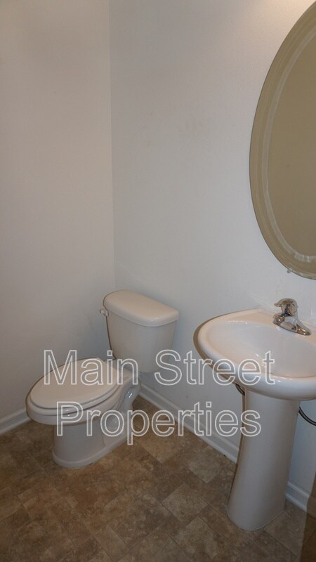 Building Photo - 2219 Waltham St