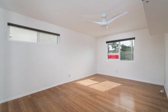 Building Photo - Beautiful Del Mar Condo  Beach Living in D...