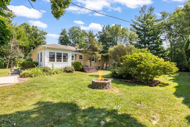 Building Photo - 354 Indian Dr