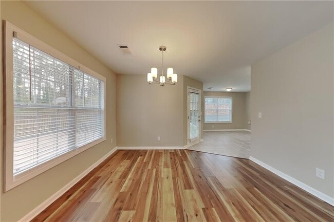 Building Photo - 3261 Chesterfield Ct