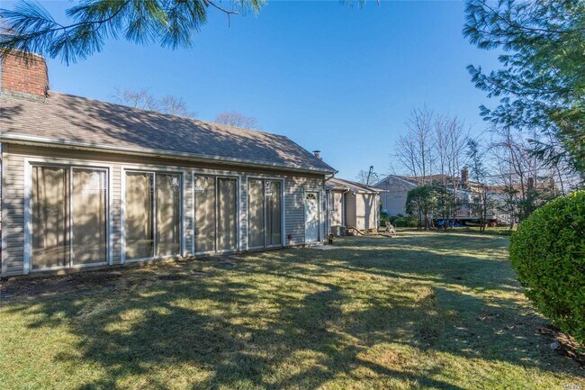 Building Photo - 46 Ivy Dr
