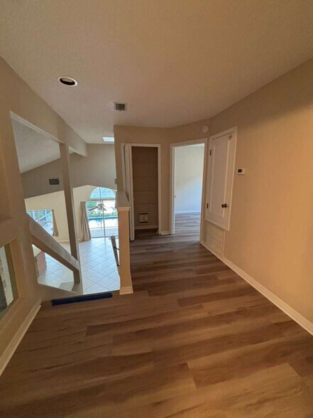 Building Photo - 2981 Viscount Cir