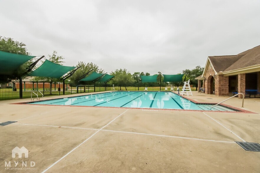 Building Photo - 20818 Falcon Hill St