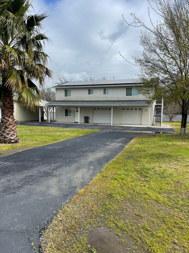 Building Photo - 3 BED 2 BATH W/ATTACHED MOTHER-IN-LAW SUITE *SOLAR PANELS ON ROOF = LOW ELECTRIC BILL*