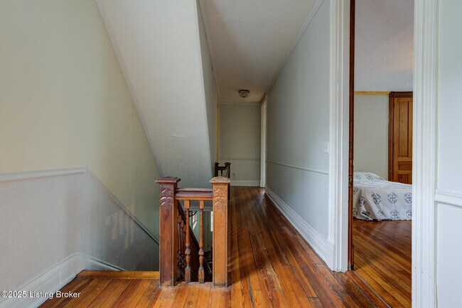 Building Photo - 1422 Highland Ave