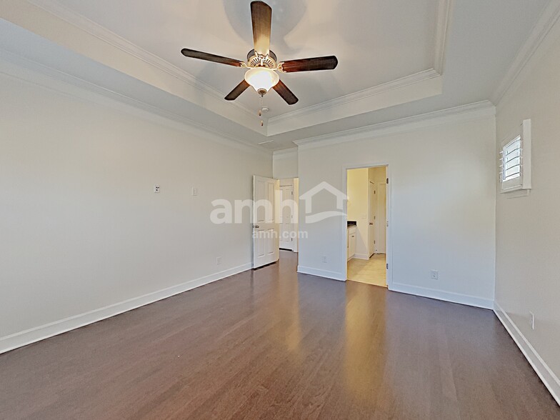 Building Photo - 1172 Frewin St