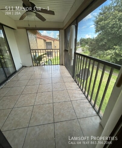 Building Photo - 511 Manor Cir