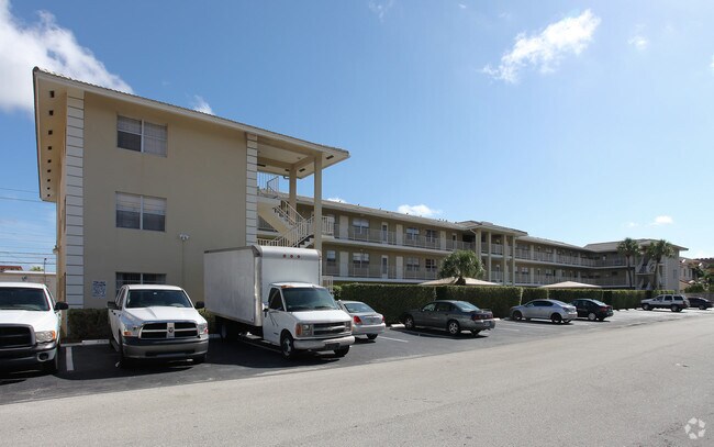 Building Photo - Park East Apartments