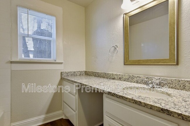 Building Photo - 1115 S Rusk Ave