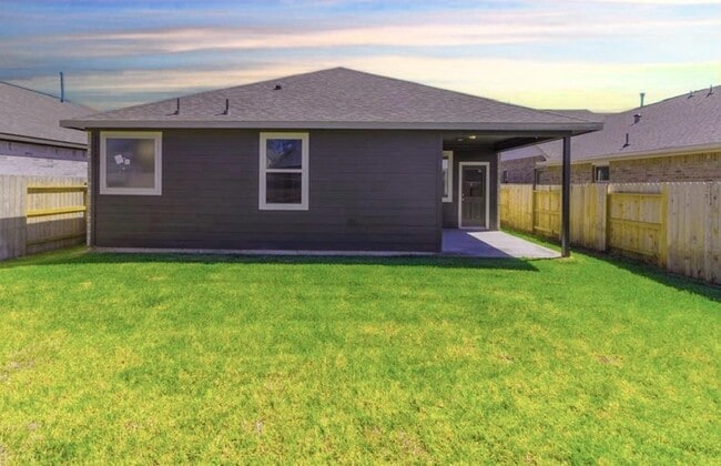 Building Photo - 13307 Rowan Grn Dr