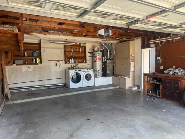 Building Photo - 5784 Brandywine Ct