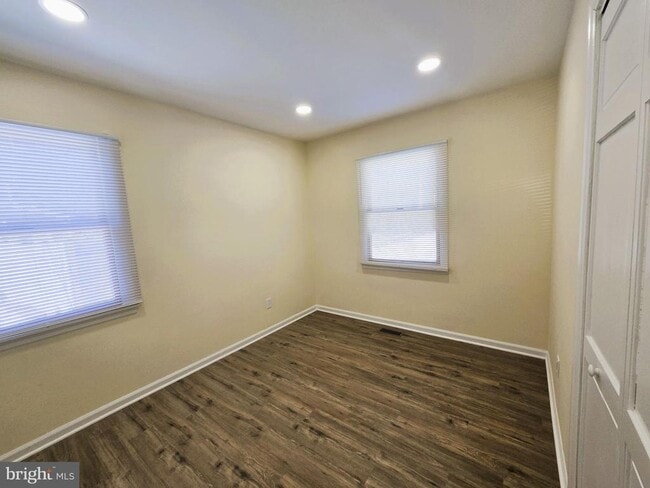 Building Photo - 199 Berger St