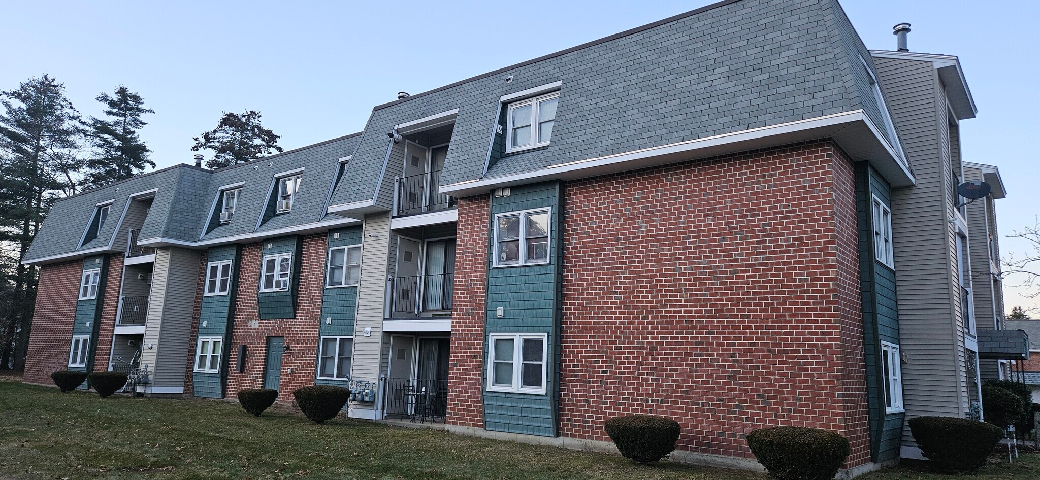 Building Photo - 4 New Haven Dr