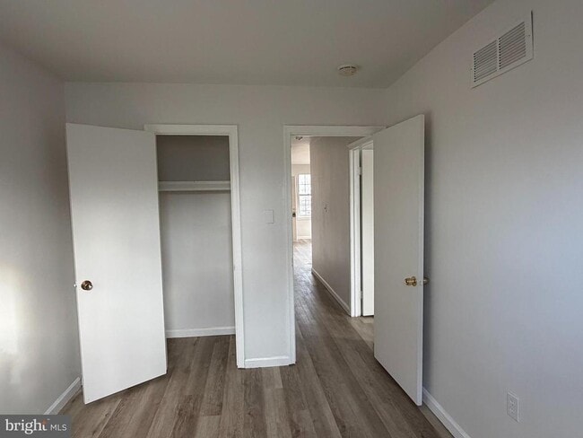 Building Photo - 132 N Church St