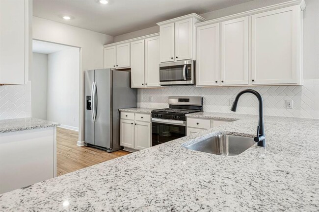 Building Photo - 15655 Honey Cv Dr