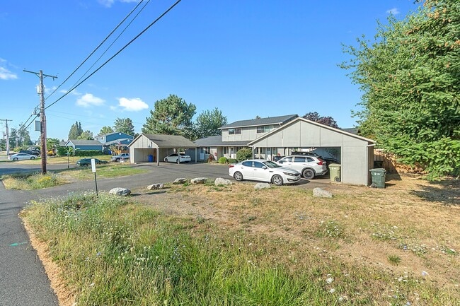 Building Photo - 325 N 29th Ave