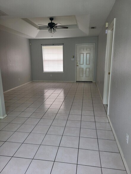 Primary Photo - 1105 Lexington Cir