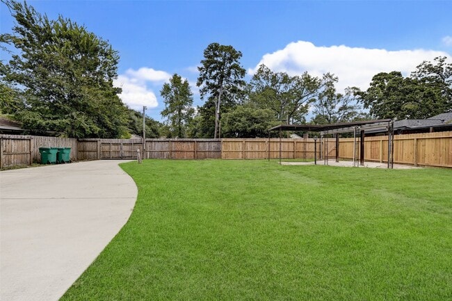 Building Photo - 1703 N Roberson St