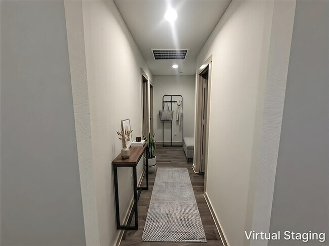 Building Photo - 1719 Maclane Ct