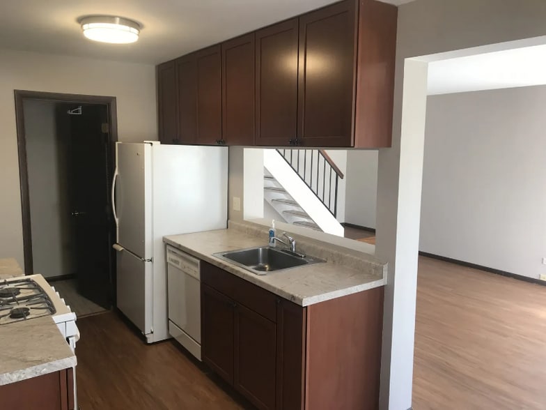 Building Photo - 310 Farmingdale Cir