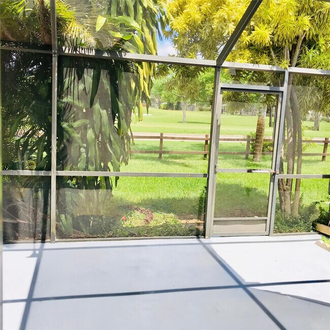 Primary Photo - 1640 W Golfview Dr