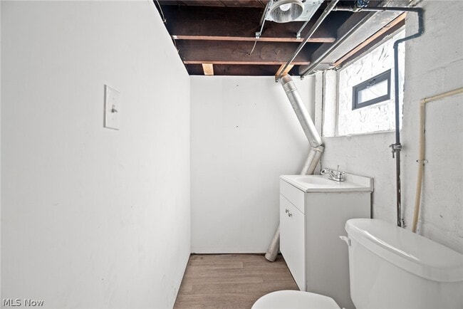 Building Photo - 153 Henry St