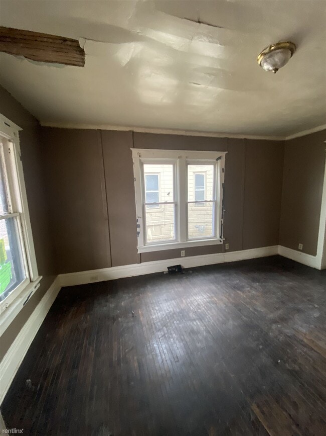 Building Photo - 3 br, 1 bath House - 2012 West Garden Street