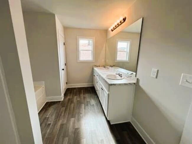 Building Photo - 1160 River Mist Cir