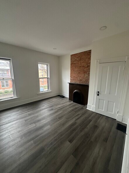 Building Photo - 81 Warren St