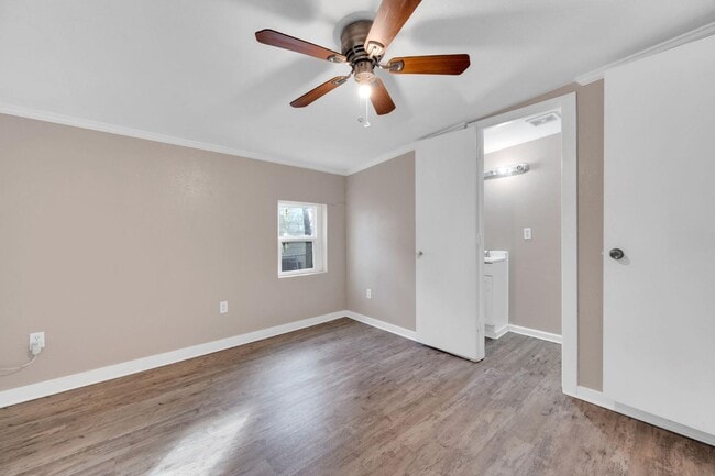 Building Photo - 418 E Avenue F