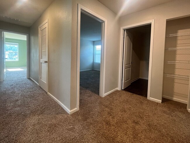 Building Photo - 131 Ashwood Cir