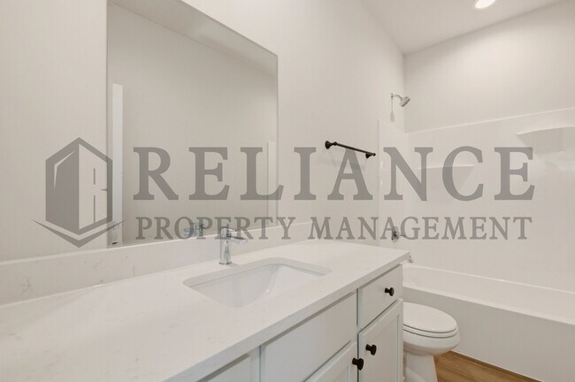 Building Photo - 157 N Gowen St