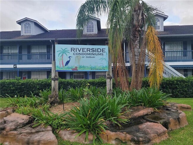 Building Photo - 1 Bed 1 Bath | Central Air | Community Pool | Section 8 Welcome