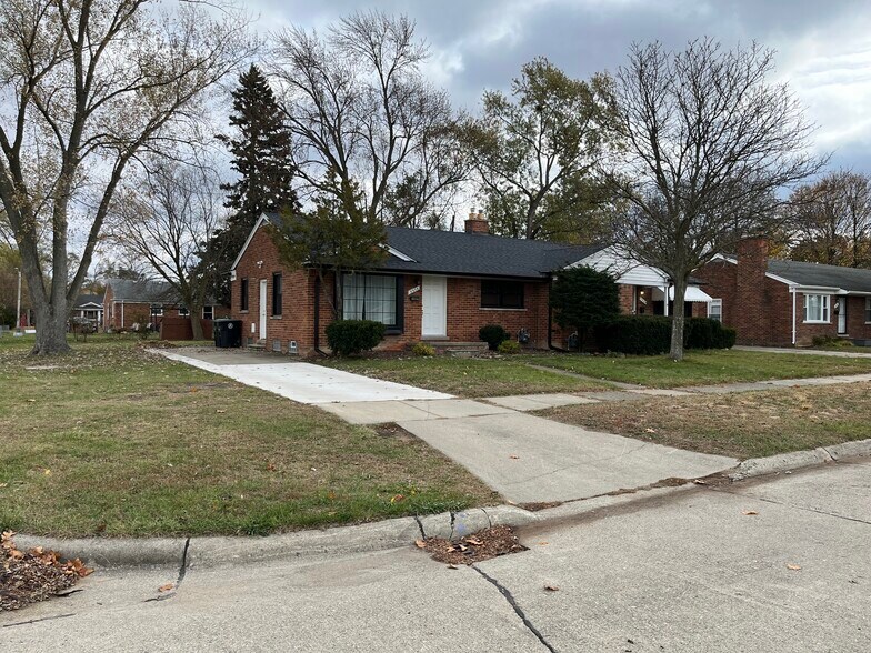 Building Photo - 9928 Shadyside St