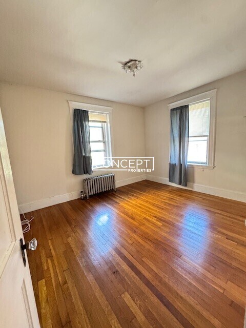 Building Photo - 14 Lakeville Rd