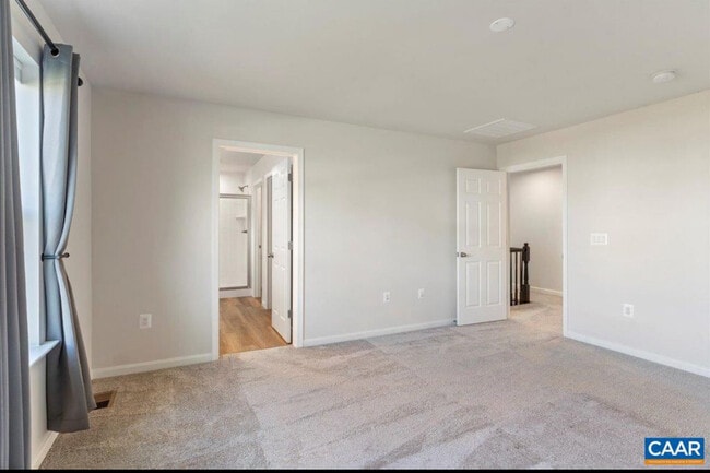 Building Photo - 407 Meadows Dr