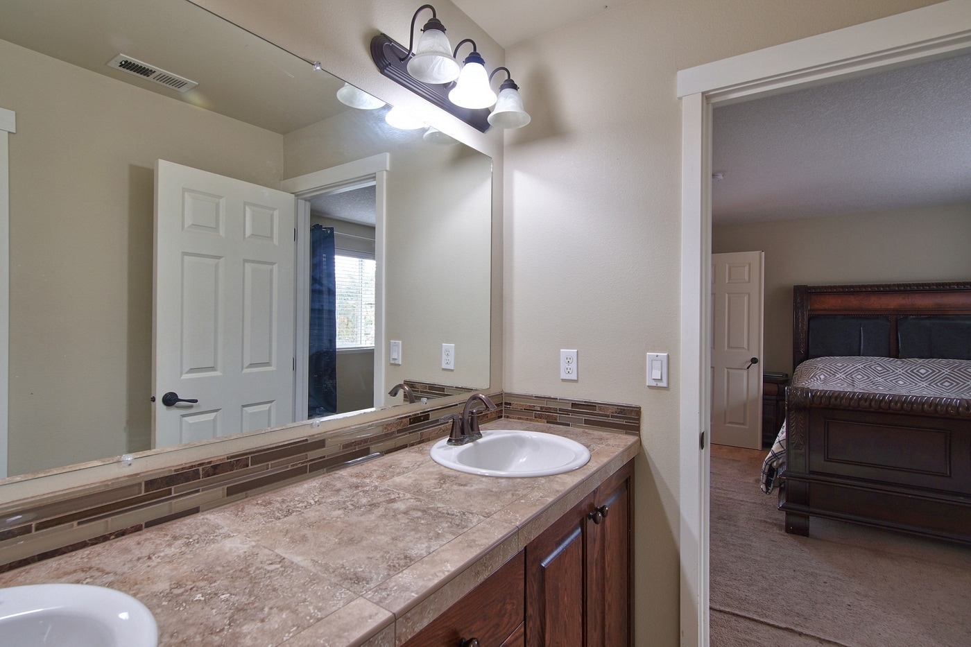 Building Photo - 17536 SW Parkway Ct