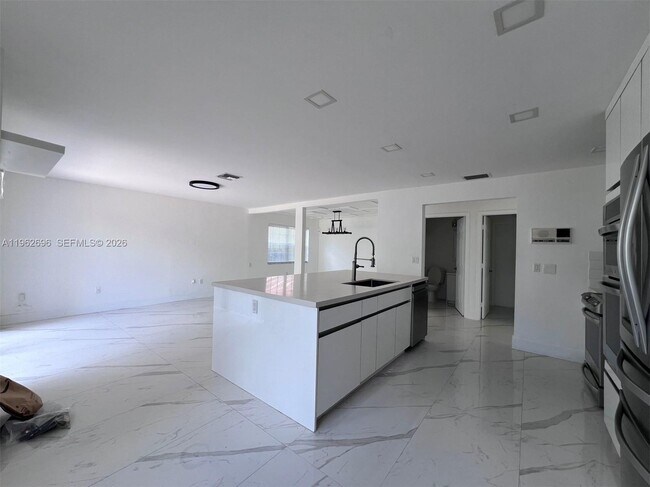 Building Photo - 109 Gables Blvd