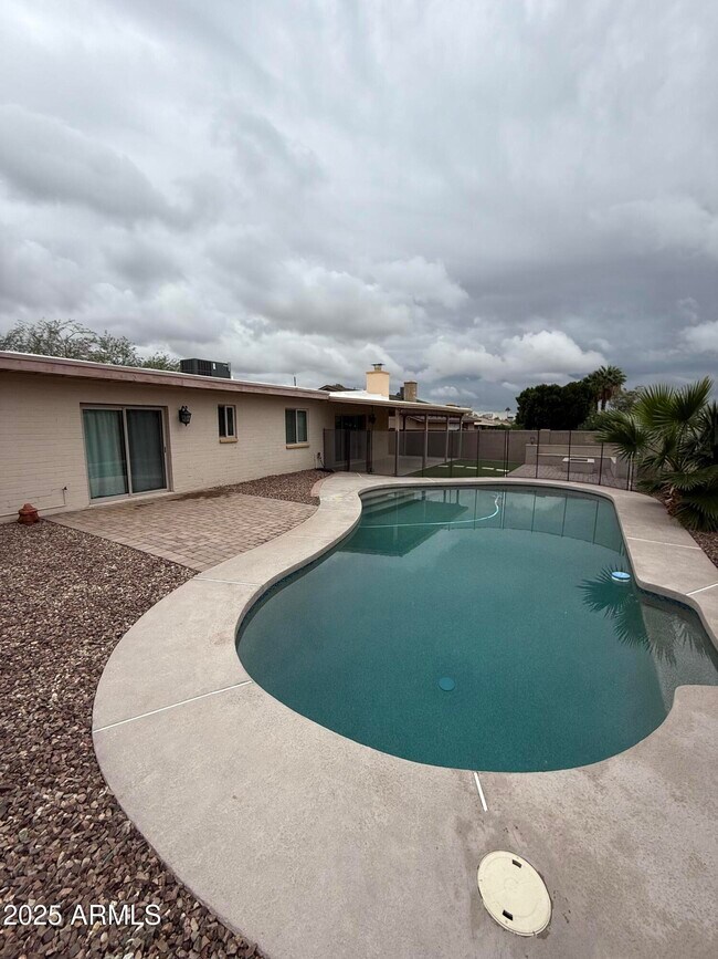 Building Photo - 4353 E Pearce Rd