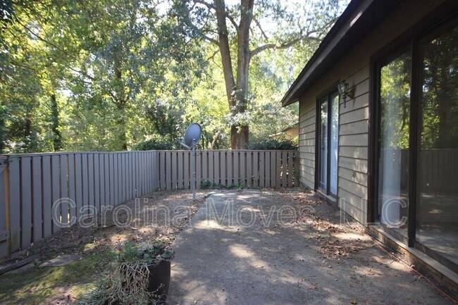 Building Photo - 324 Skylark Cir