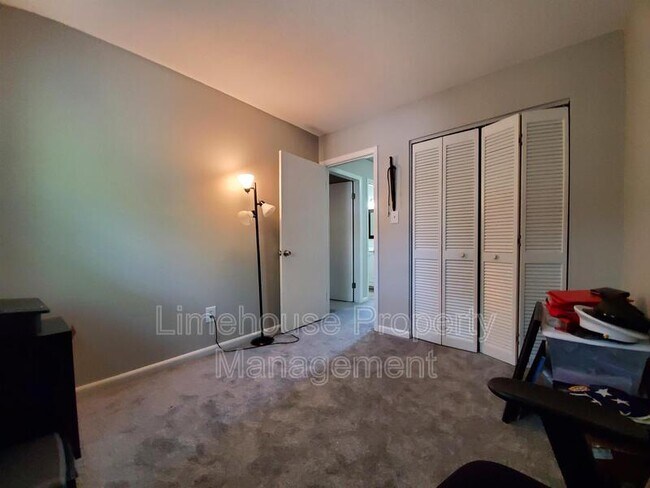 Building Photo - 2138 Kimball Cir