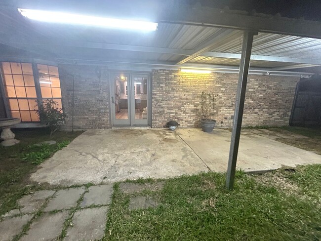 Building Photo - House For Rent | Sulphur