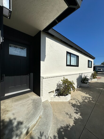 Building Photo - 3881 Ecochee Ave
