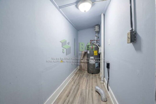 Building Photo - 705 Barnesville St