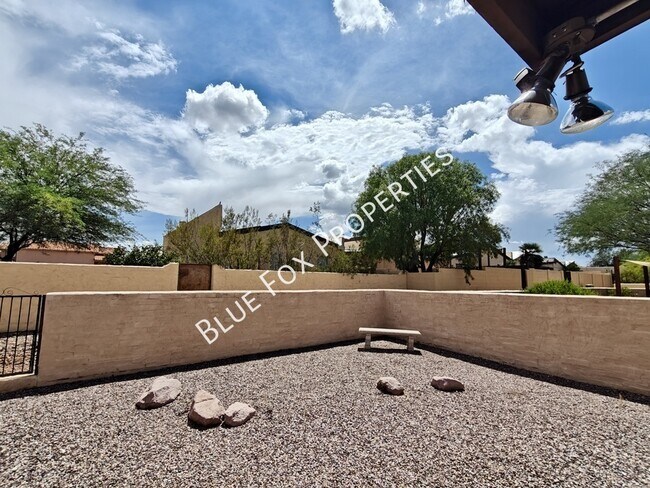 Building Photo - 2415 W Calle Retana