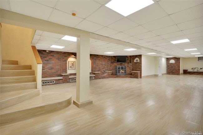 Building Photo - 260 Oak Ridge Ln