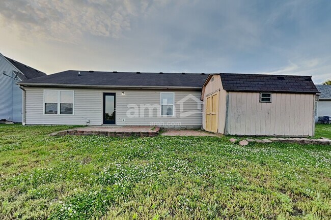 Building Photo - 2265 Lakecrest Dr