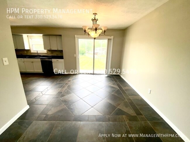 Building Photo - 2047 Zircon St NE