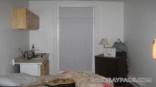 Building Photo - 405 Beacon St