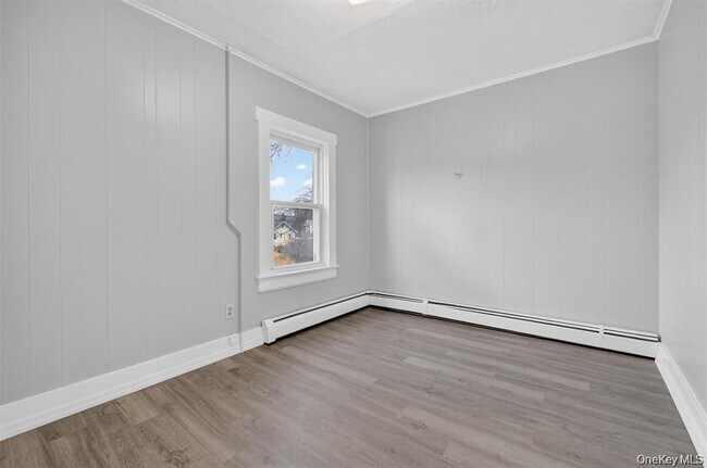 Building Photo - 664-666 N Division St